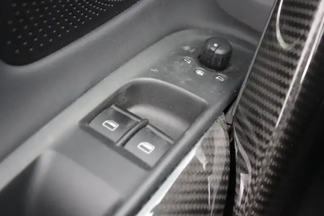 Audi R8 view 25