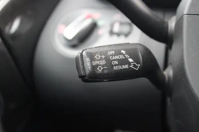 Audi R8 view 12