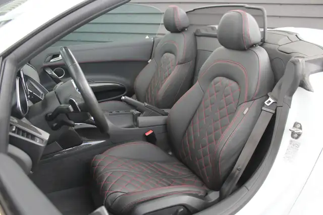 Audi R8 view 10