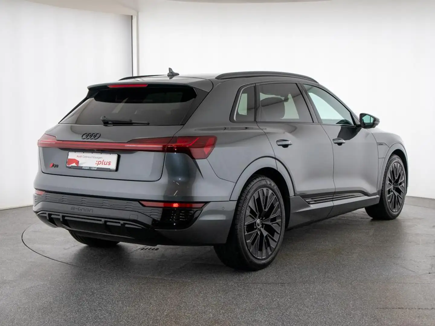 Audi Q8 e-tron 50 S line AHK/B&O/Navi+/Leder/Matrix Gris - 2