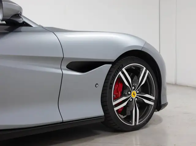 Ferrari Portofino view 6