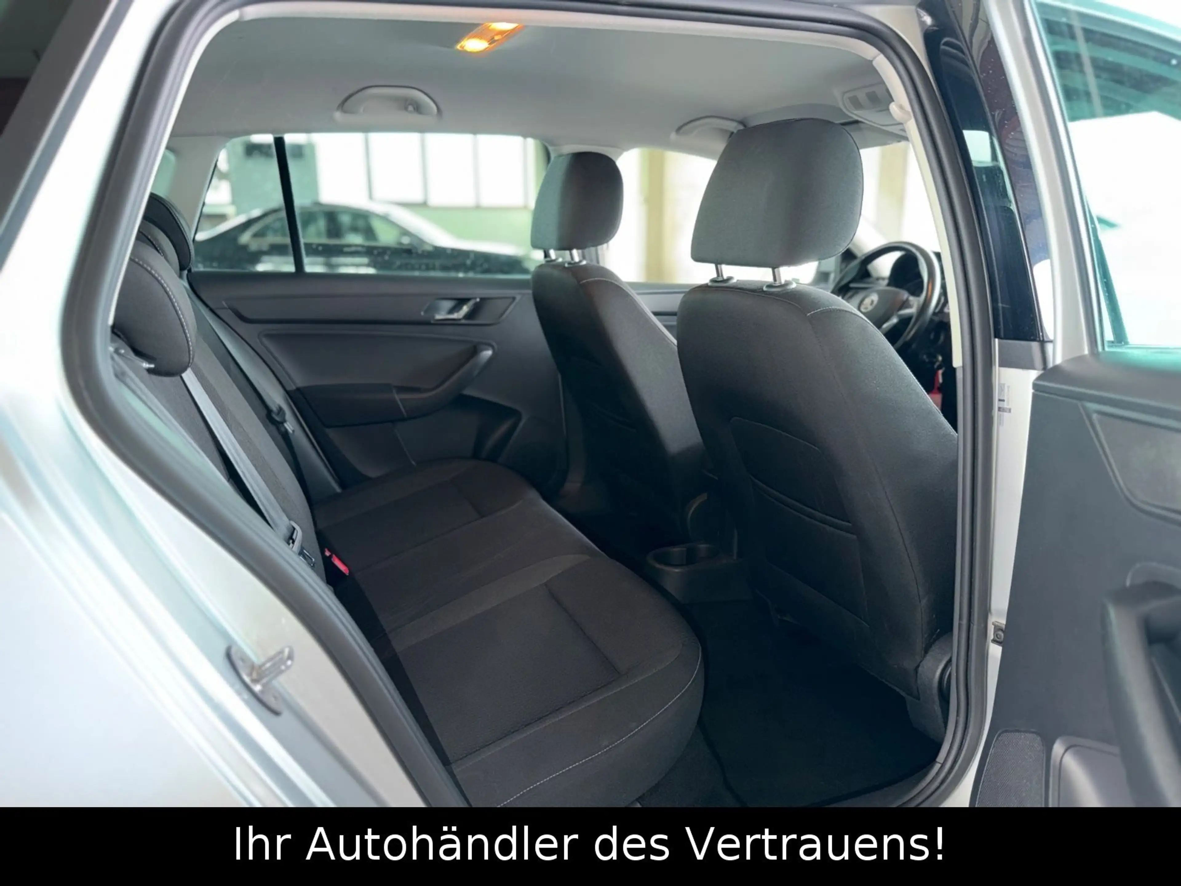 Skoda Rapid/Spaceback Spaceback Ambition*Tempomat*PDC*Klimaautom — photo 10