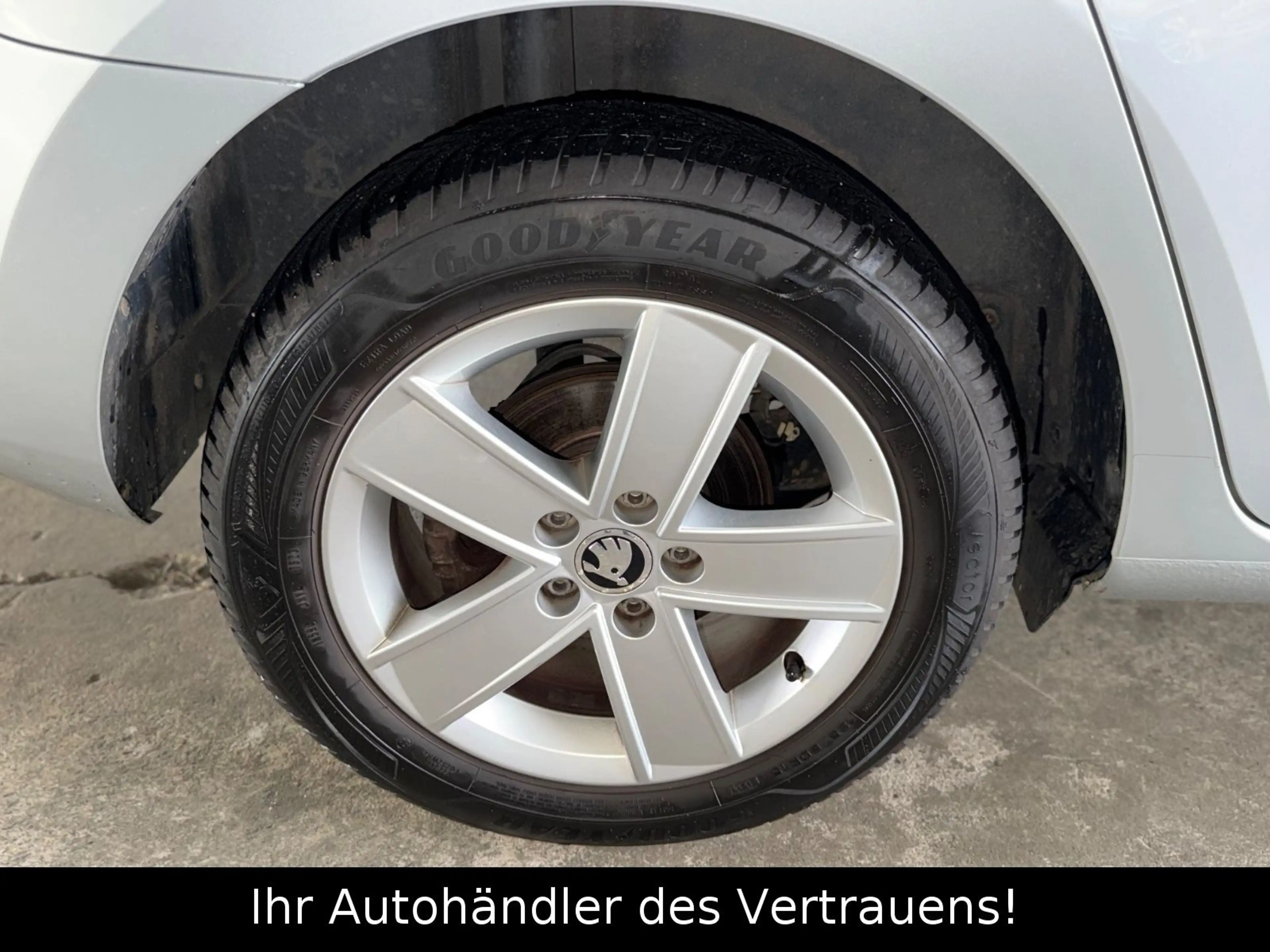 Skoda Rapid/Spaceback Spaceback Ambition*Tempomat*PDC*Klimaautom — photo 12