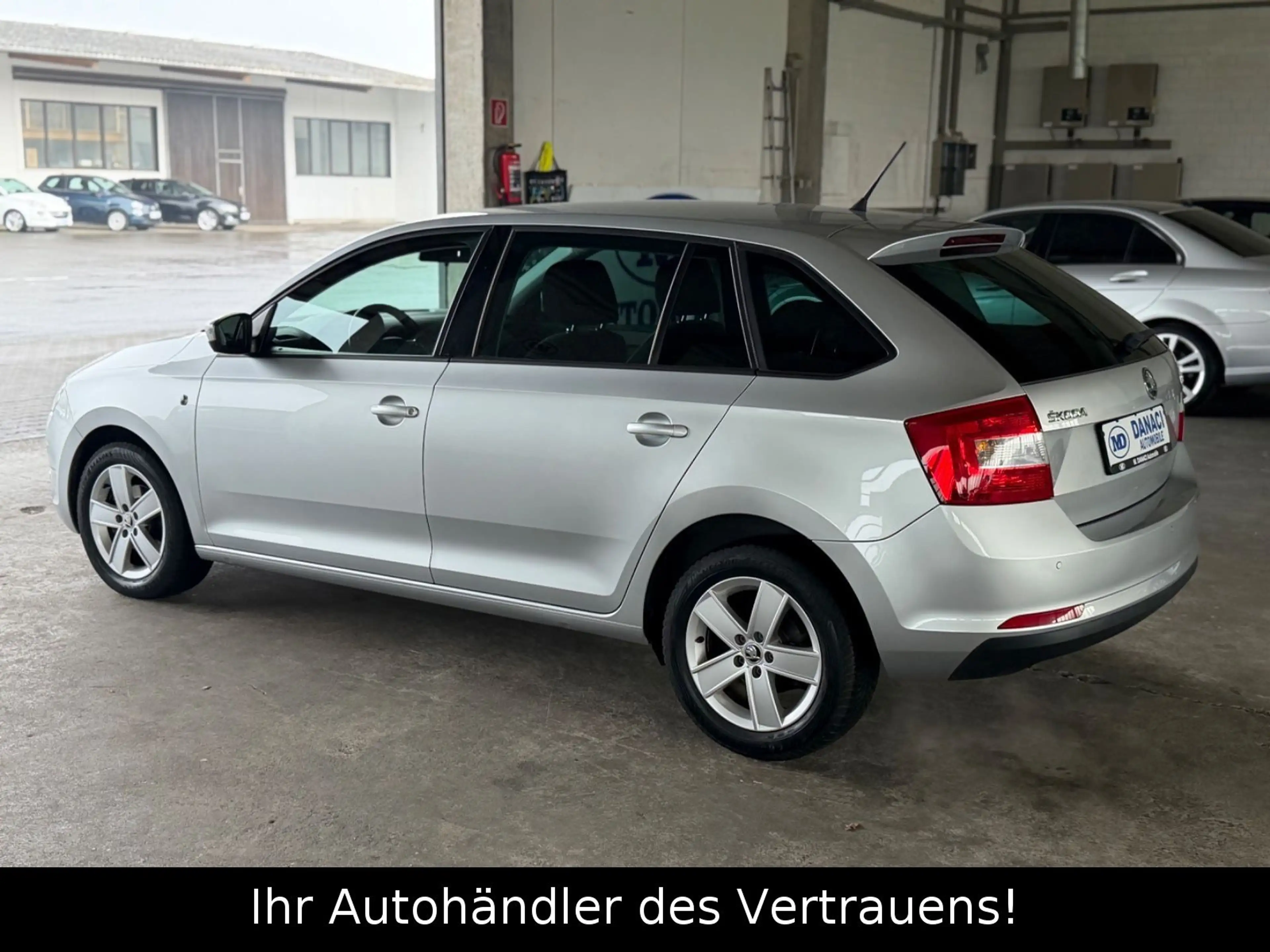 Skoda Rapid/Spaceback Spaceback Ambition*Tempomat*PDC*Klimaautom — photo 4