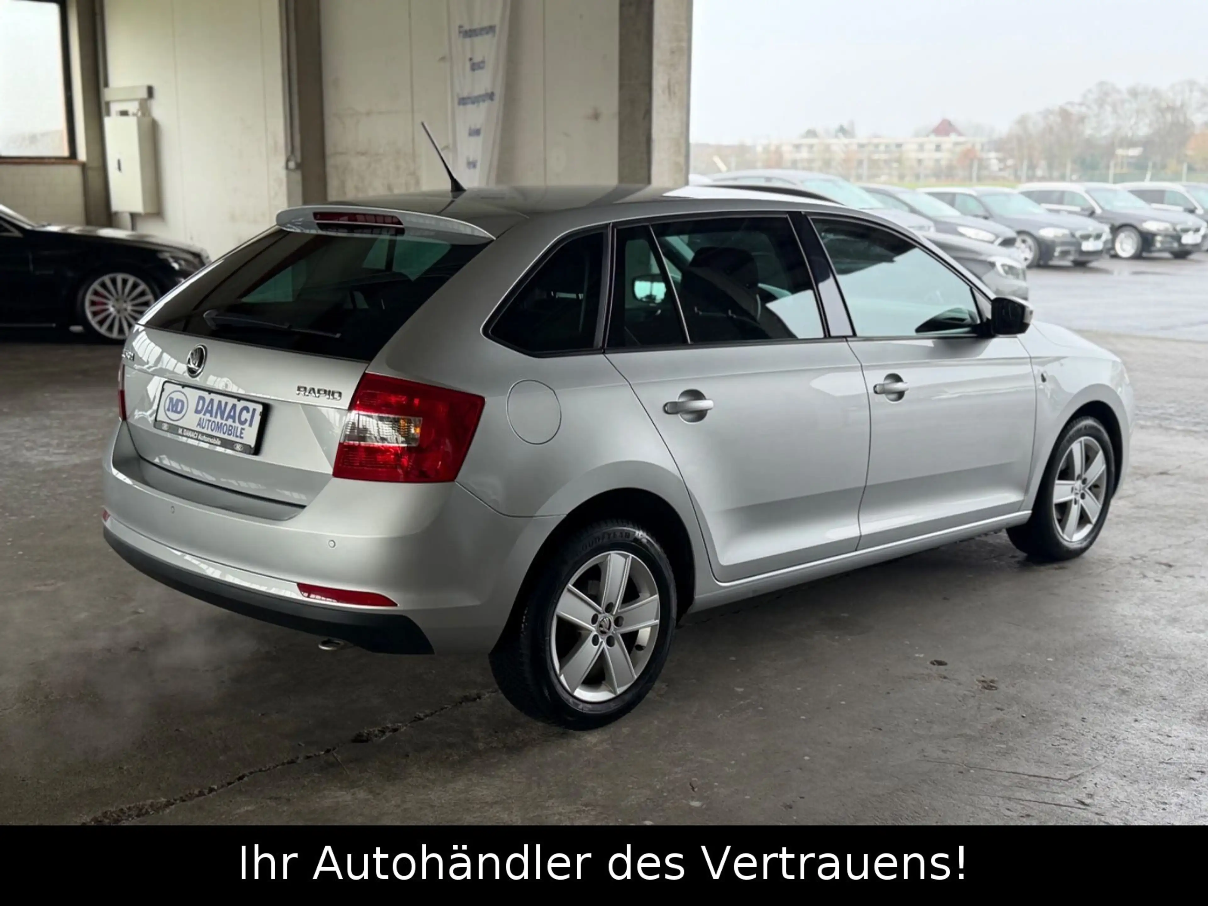 Skoda Rapid/Spaceback Spaceback Ambition*Tempomat*PDC*Klimaautom — photo 6