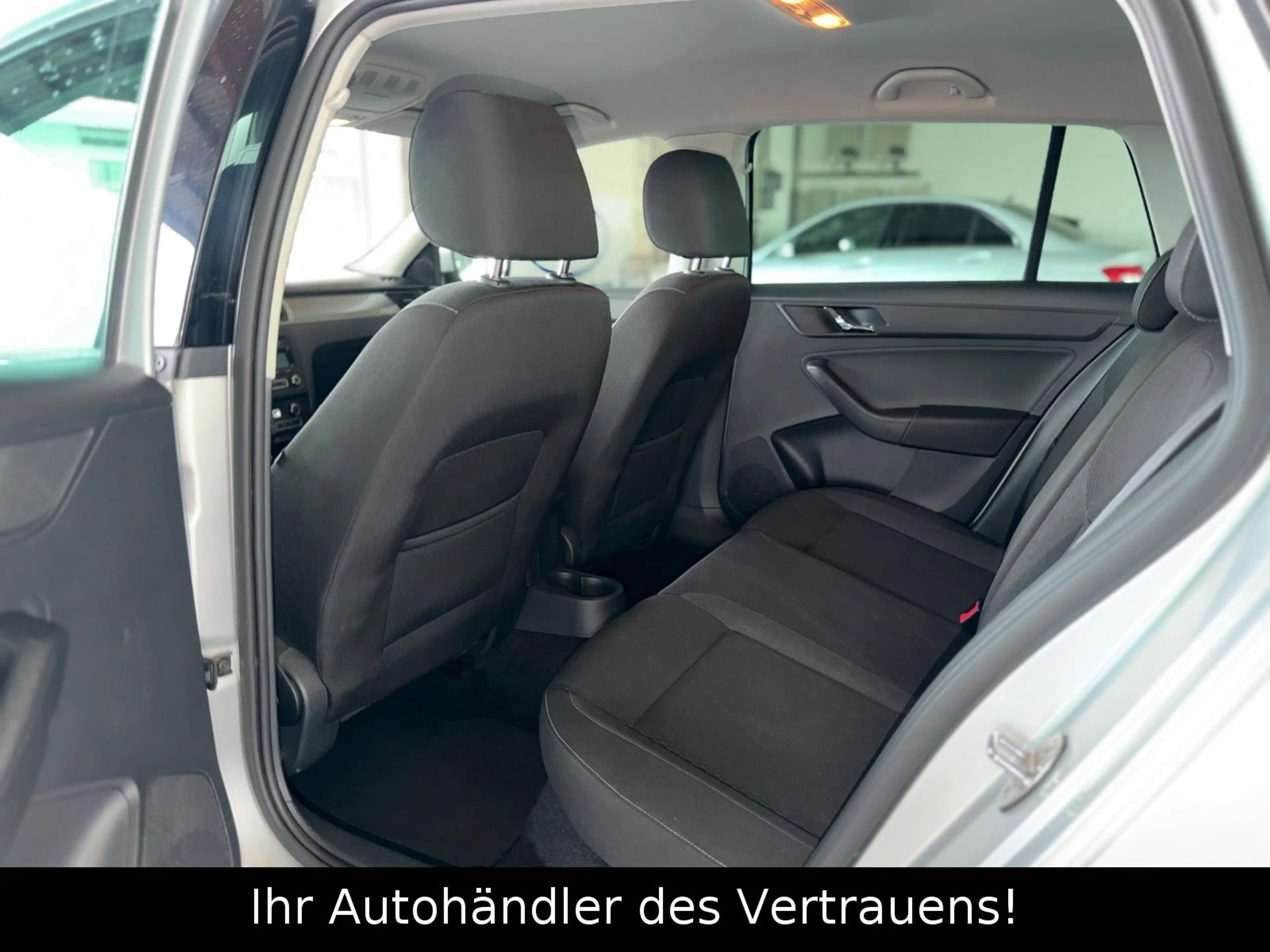 Skoda Rapid/Spaceback Spaceback Ambition*Tempomat*PDC*Klimaautom — photo 11