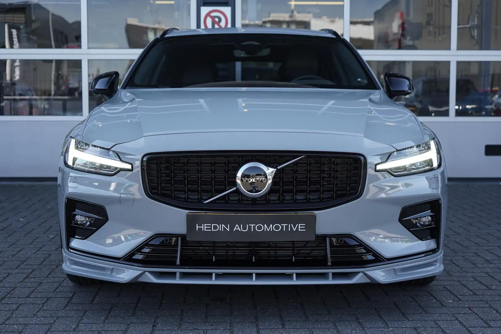 Volvo V60 2.0 B4 Ultra Dark Heico styling kit | Panoramadak Gris - 2