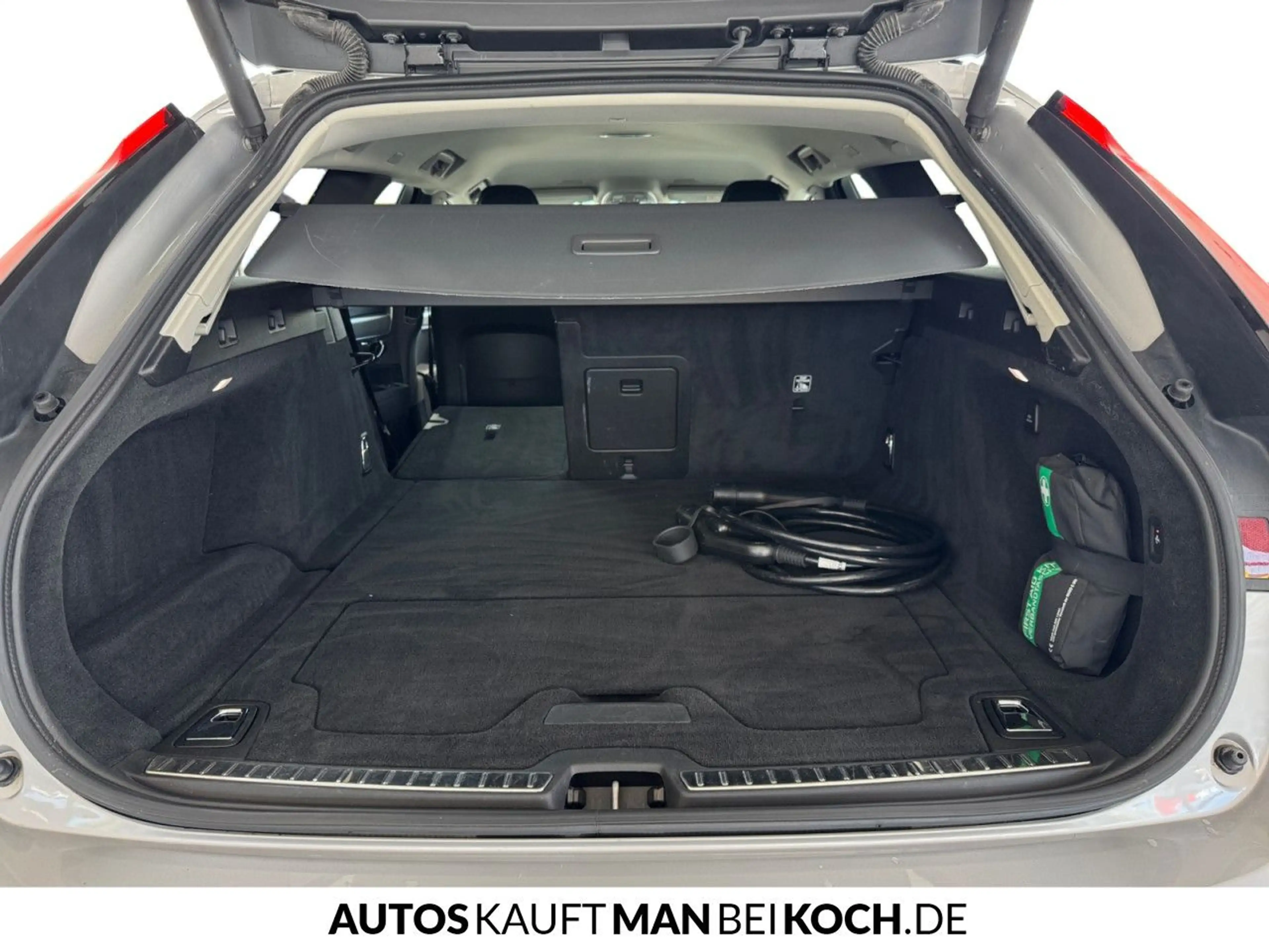 Volvo V90 T6 Plug-In AWD Plus Dark BLIS H/K 360° AHK LED — photo 14