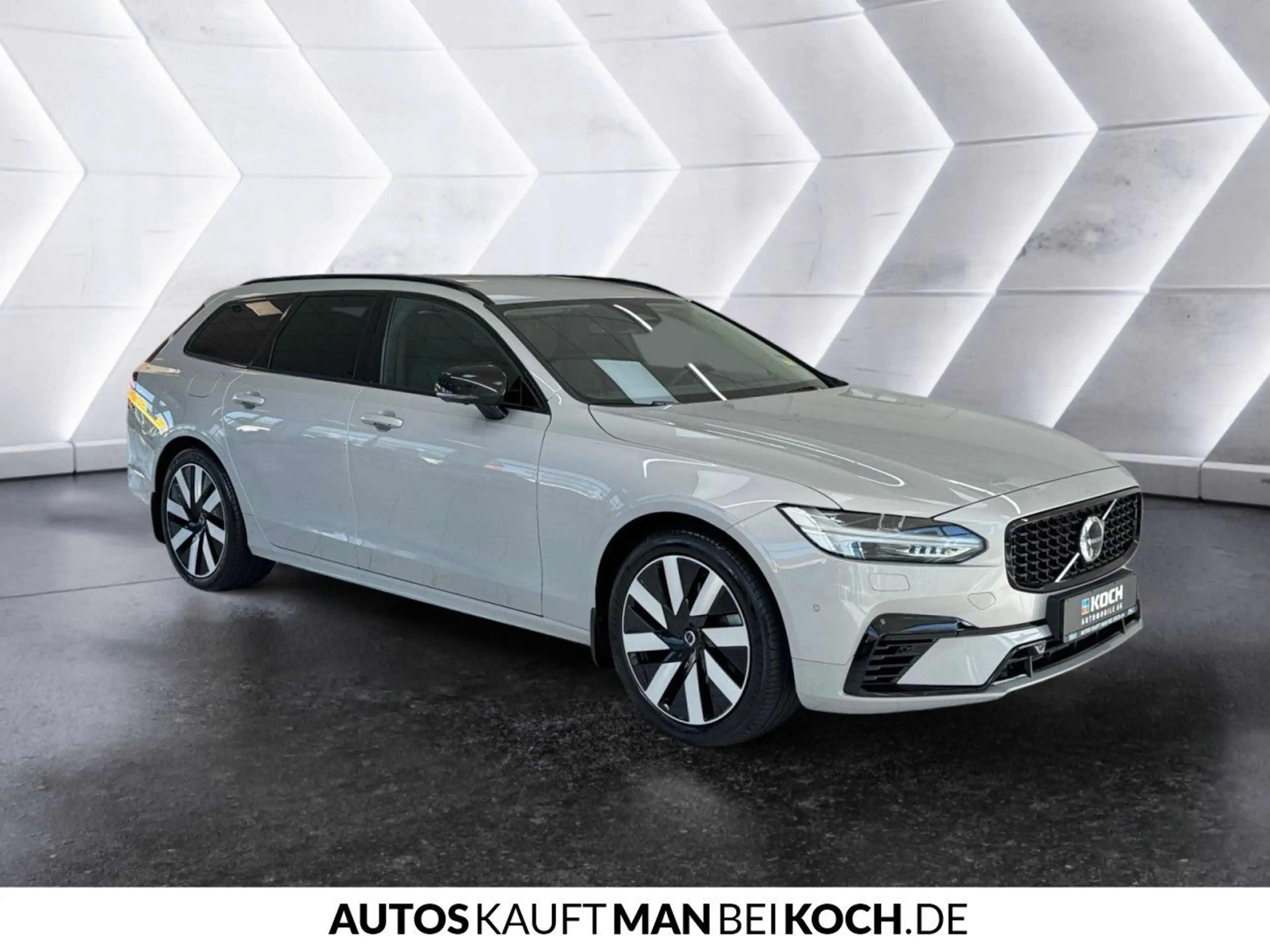 Volvo V90 T6 Plug-In AWD Plus Dark BLIS H/K 360° AHK LED — photo 5