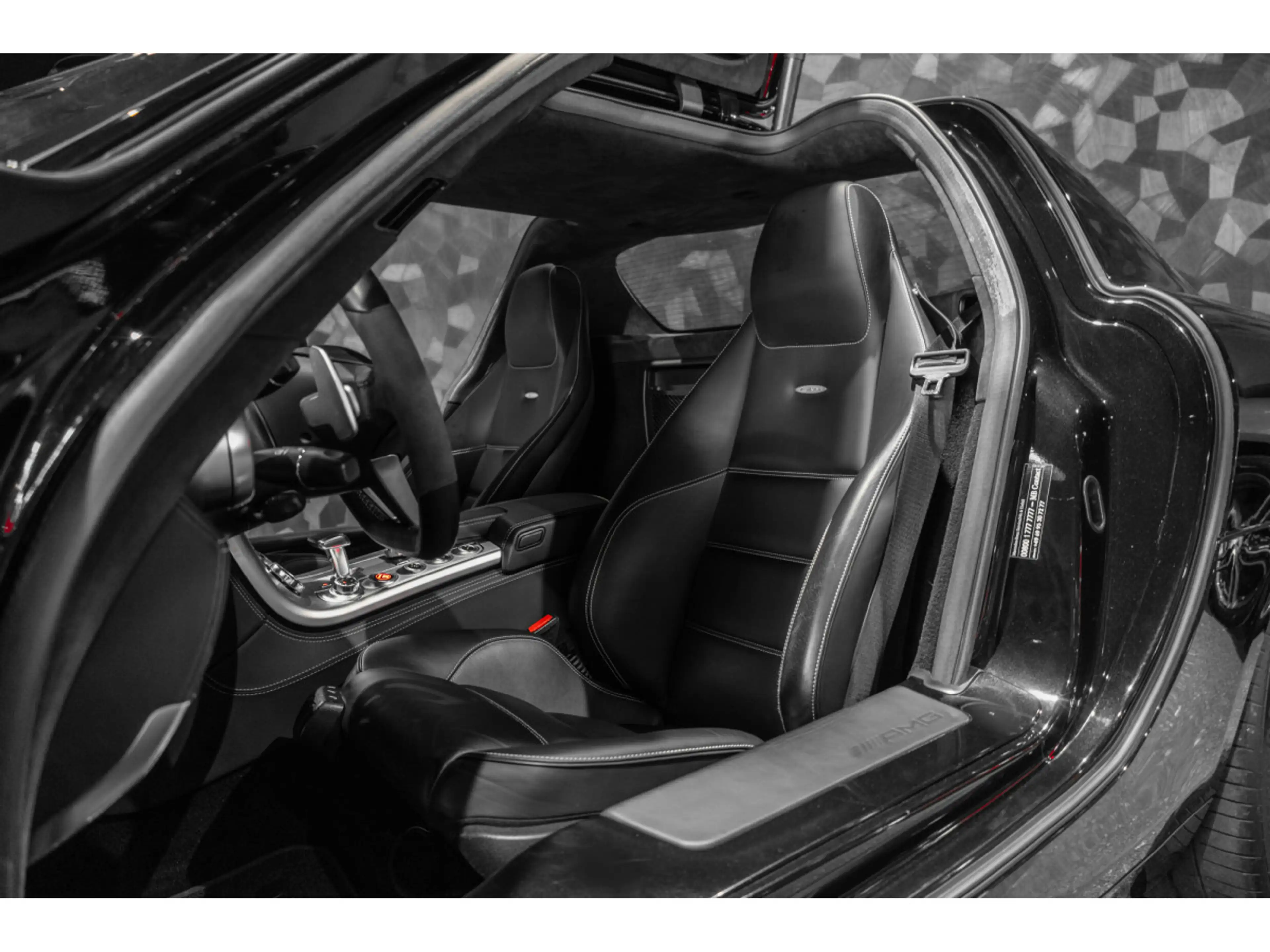 Mercedes-Benz SLS AMG Coupé 6.3 V8 — photo 10