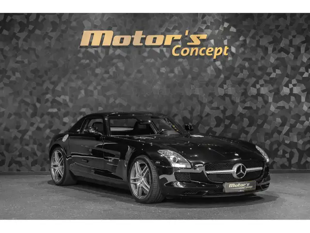 Mercedes-Benz SLS view 6