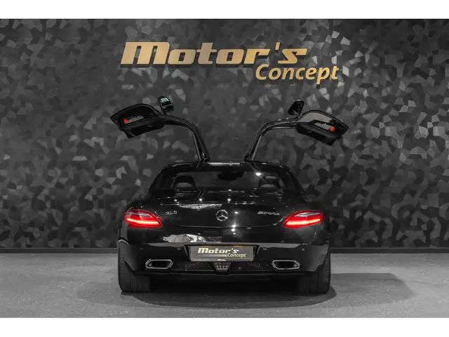 Mercedes-Benz SLS view 5