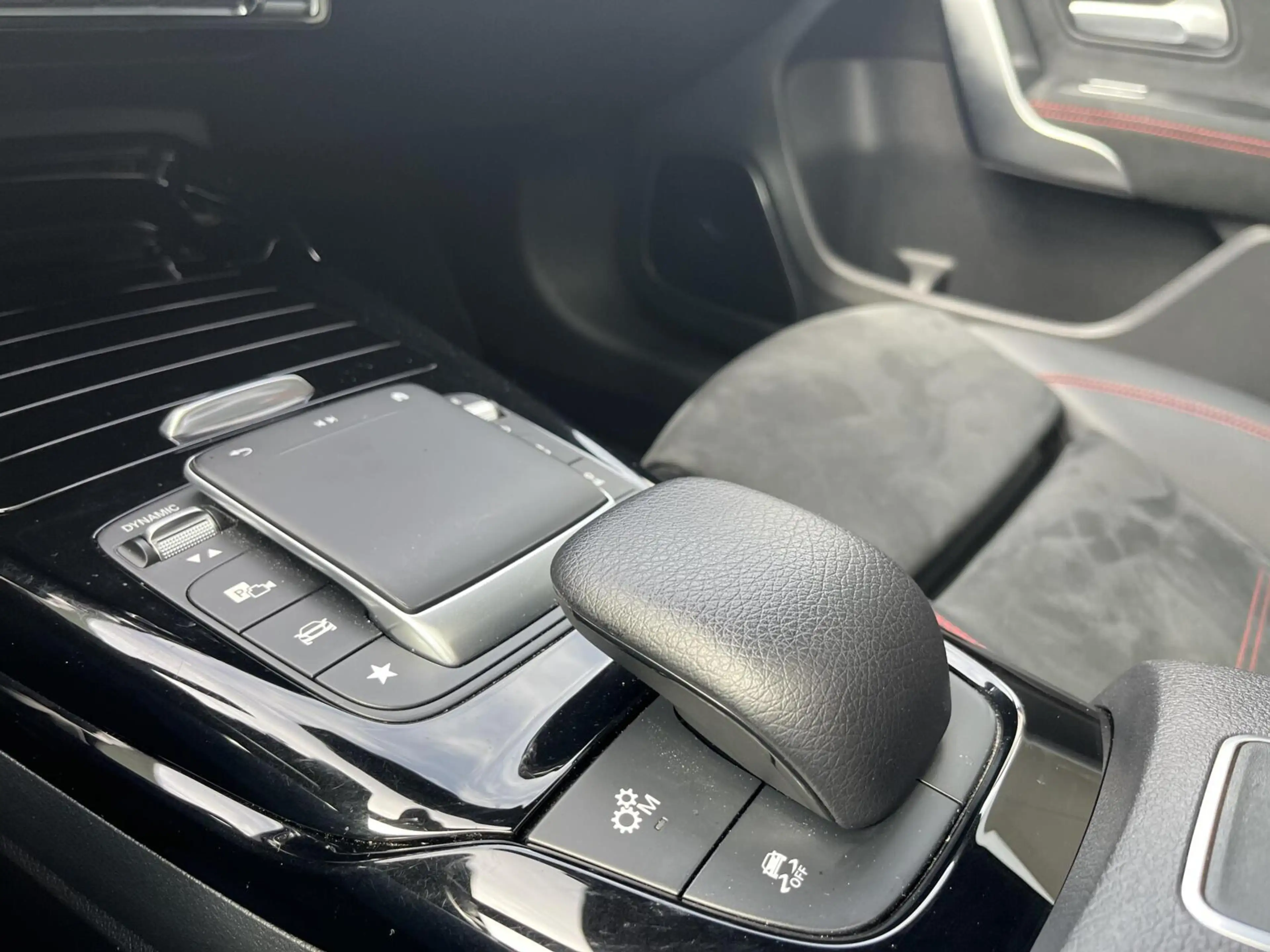 Mercedes-Benz A 35 AMG 4MATIC 306PK BURMESTER+PANO+ACC — photo 13