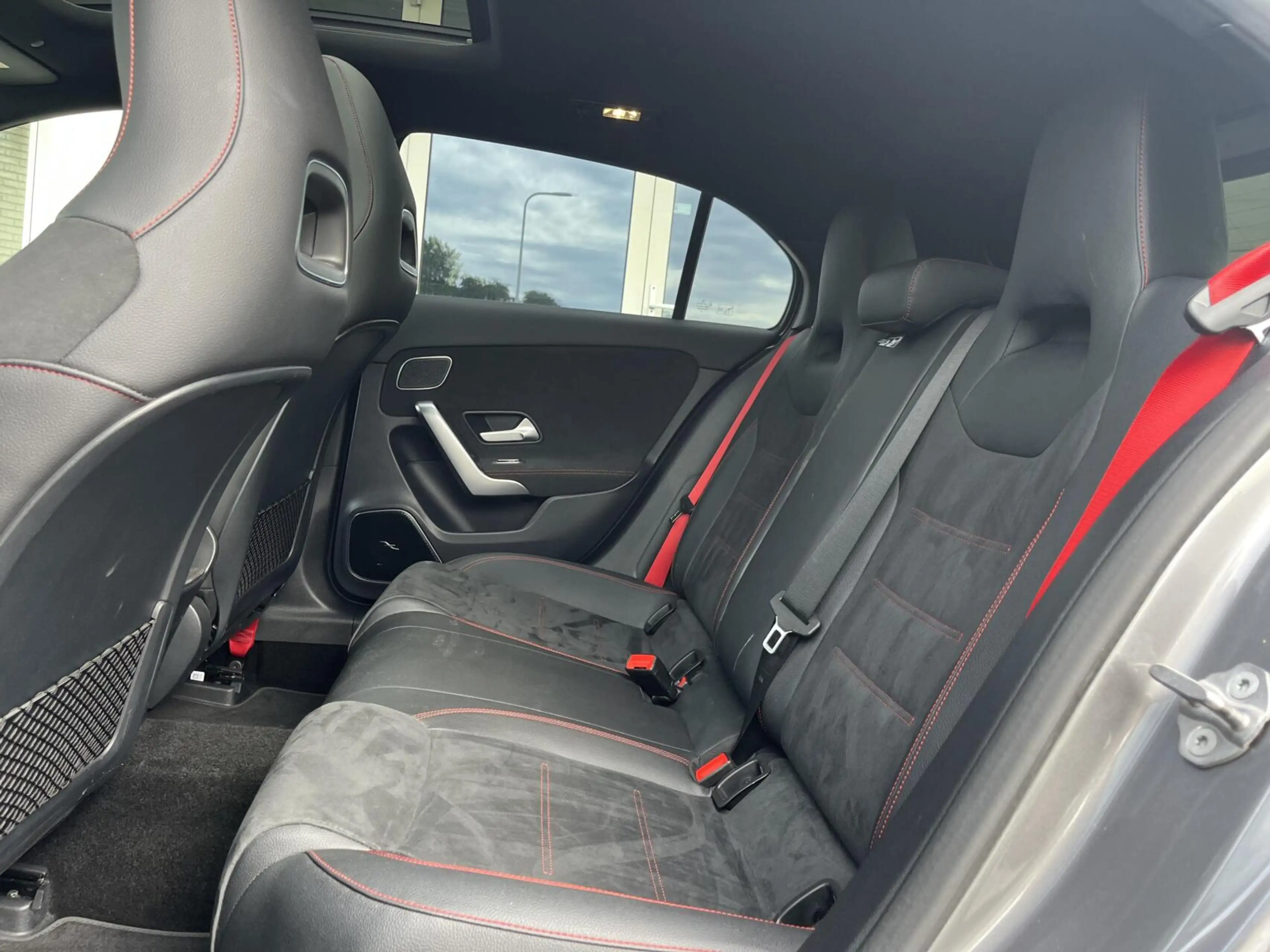 Mercedes-Benz A 35 AMG 4MATIC 306PK BURMESTER+PANO+ACC — photo 11