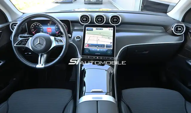 Mercedes-Benz GLC view 11