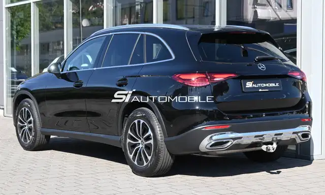 Mercedes-Benz GLC view 3