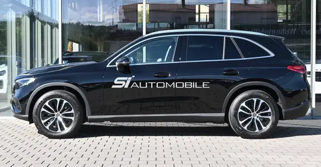 Mercedes-Benz GLC view 2