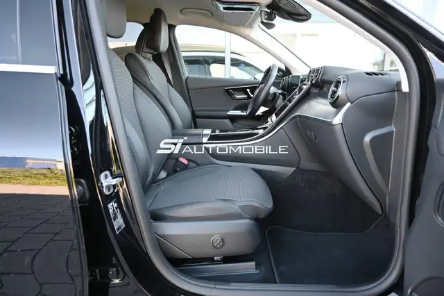 Mercedes-Benz GLC view 12