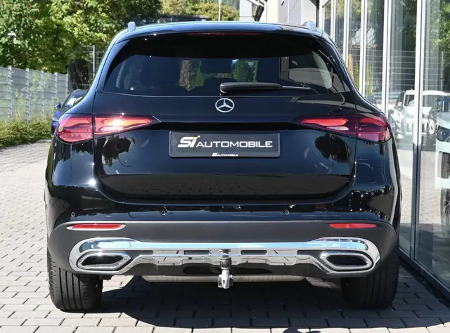 Mercedes-Benz GLC view 4