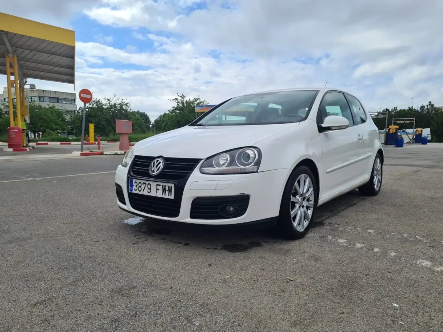 Volkswagen Golf 2.0TDI GT Sport Bílá - 1