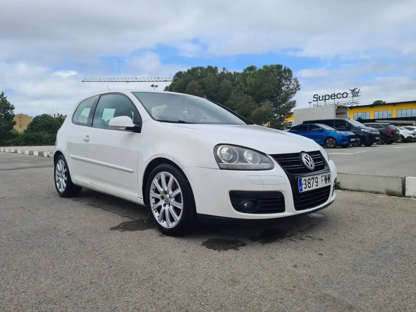Volkswagen Golf 2.0TDI GT Sport Bílá - 2
