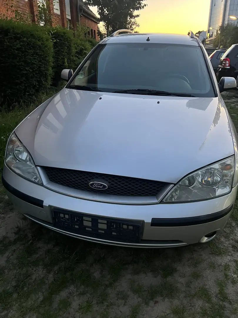 Ford Mondeo Mondeo 2.0  Ghia Tüv Neu Unfallfrei CD Radio Silber - 1