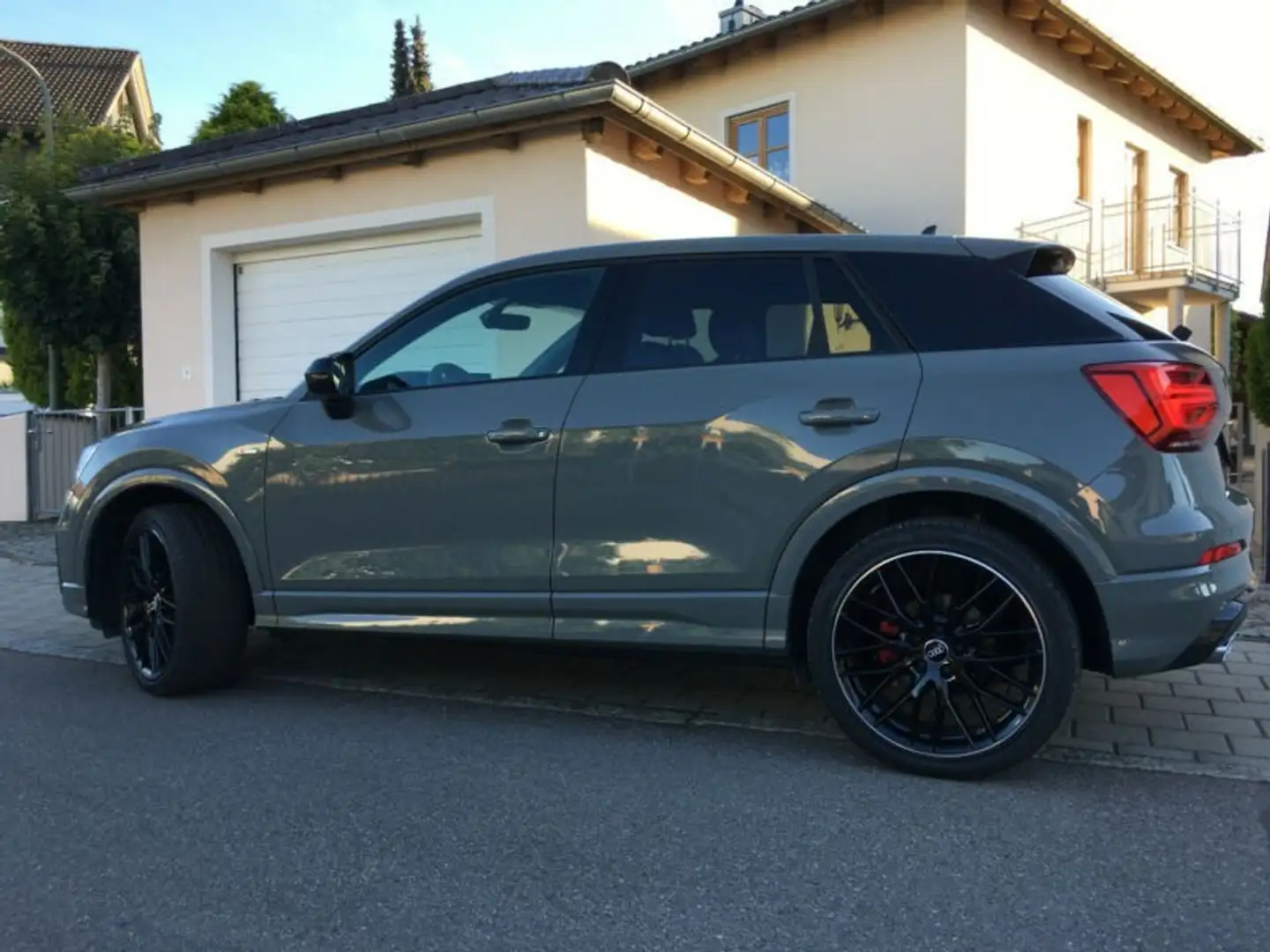 Audi Q2 40 TFSI quattro S tronic sport 190 - 1