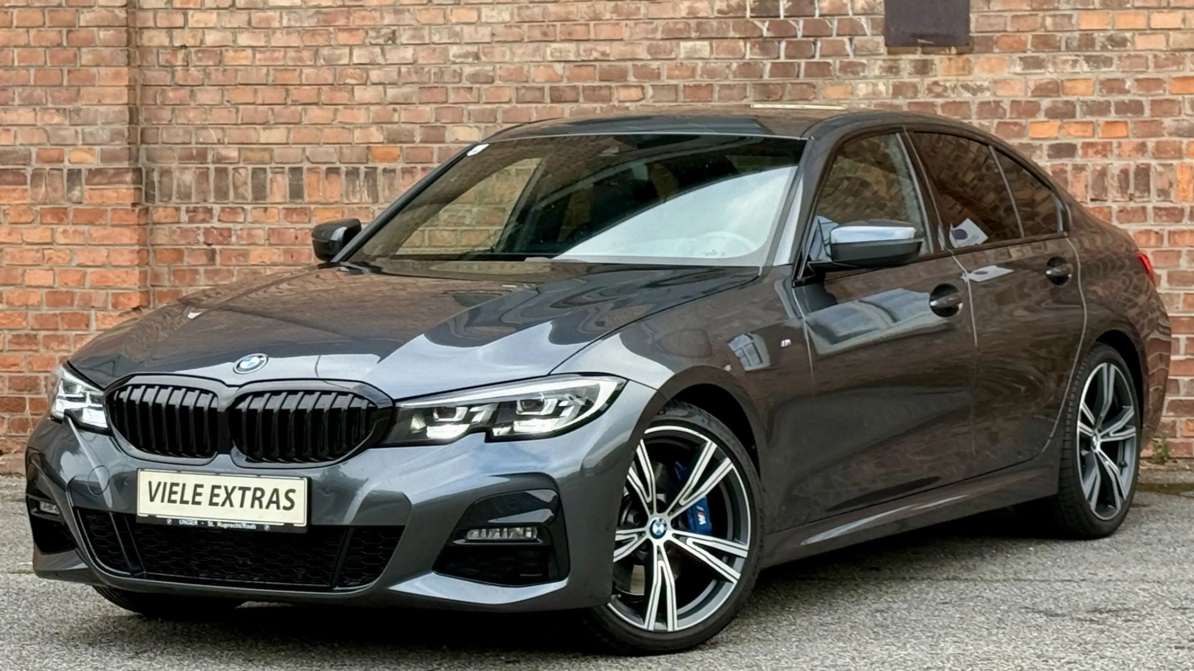 BMW 330 d xDrive M-Paket *Viele-Extras +Servicegepflegt A