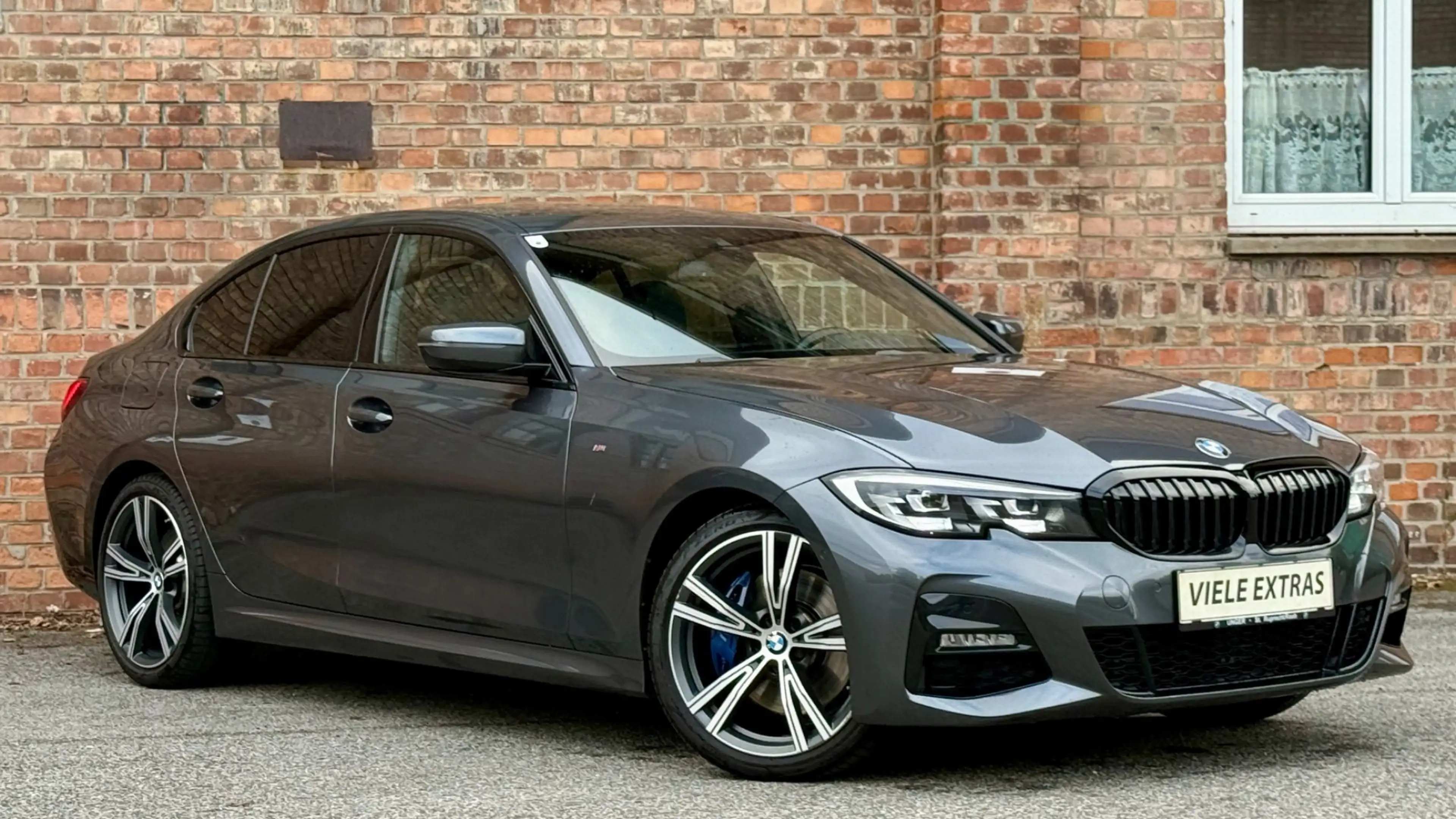 BMW 330 d xDrive M-Paket *Viele-Extras +Servicegepflegt A — photo 4