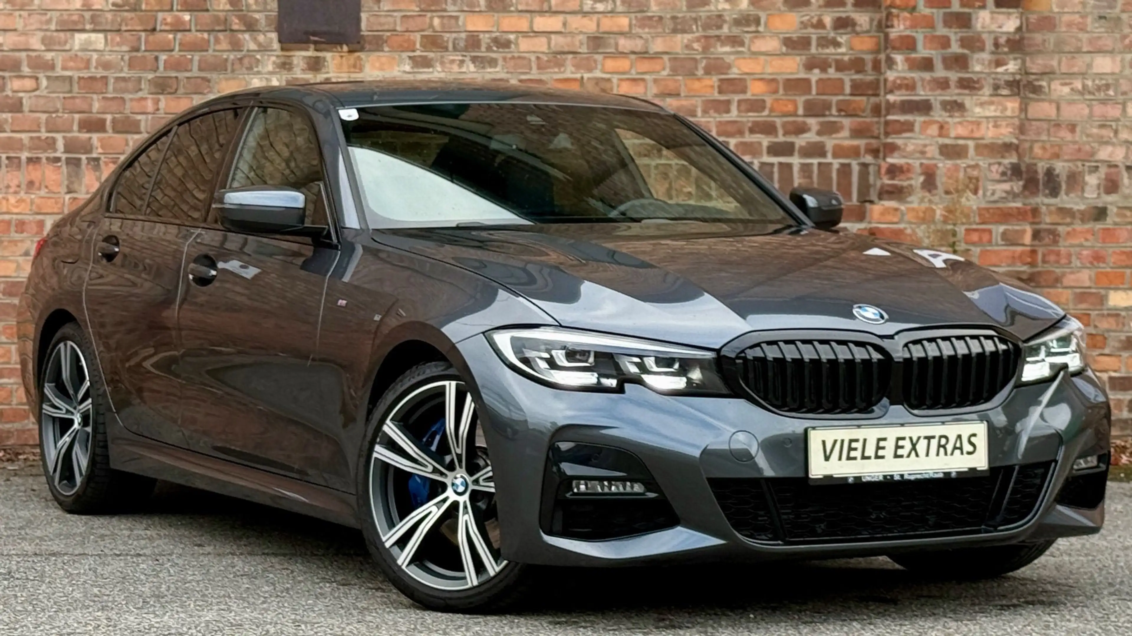 BMW 330 d xDrive M-Paket *Viele-Extras +Servicegepflegt A — photo 2