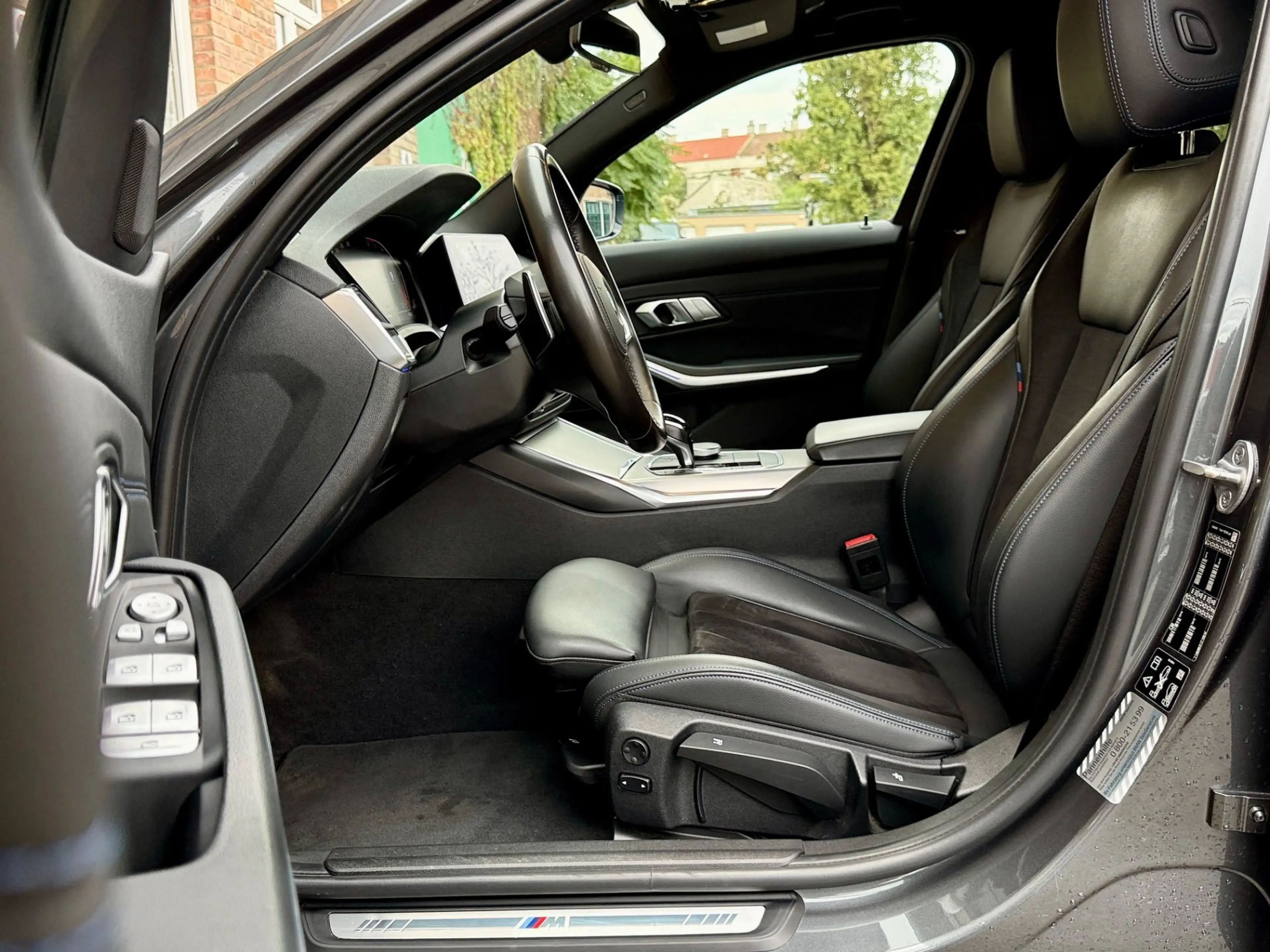 BMW 330 d xDrive M-Paket *Viele-Extras +Servicegepflegt A — photo 10