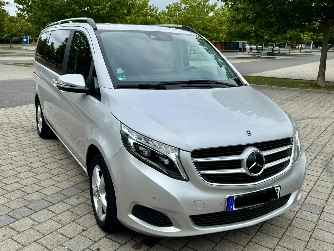 Mercedes-Benz V 220