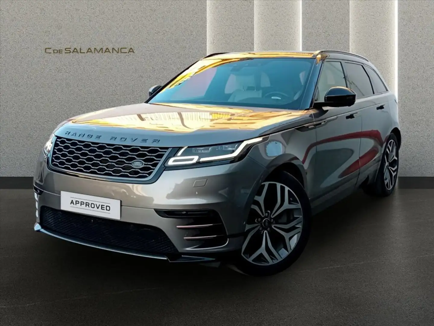 Land Rover Range Rover Velar 3.0D R-Dynamic SE 4WD Aut. 300 Silber - 1