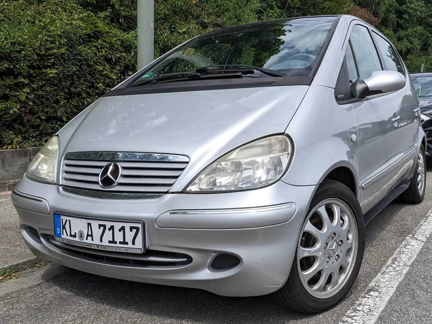 Mercedes-Benz A 190 A-Klasse Elegance Gris - 1