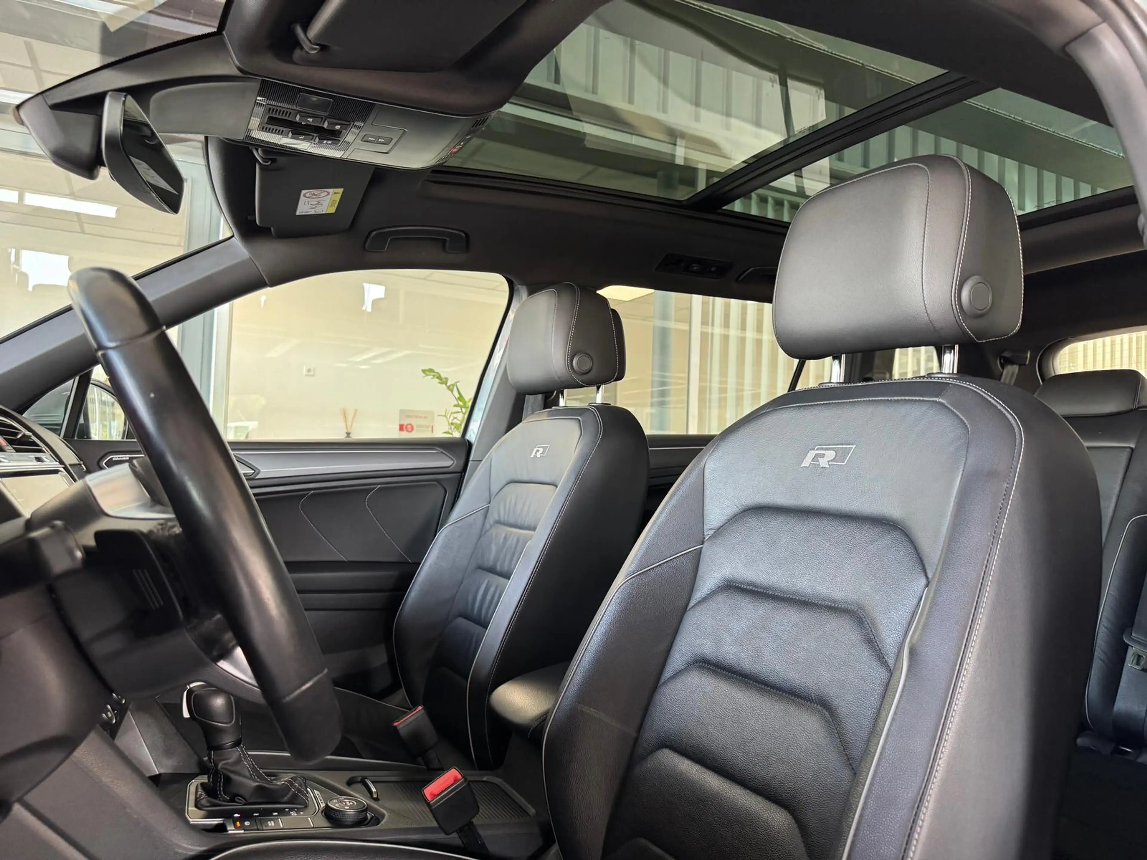 Volkswagen Tiguan Allspace 4Motion 3xR-Line 2.0TDI 7SITZER — photo 16
