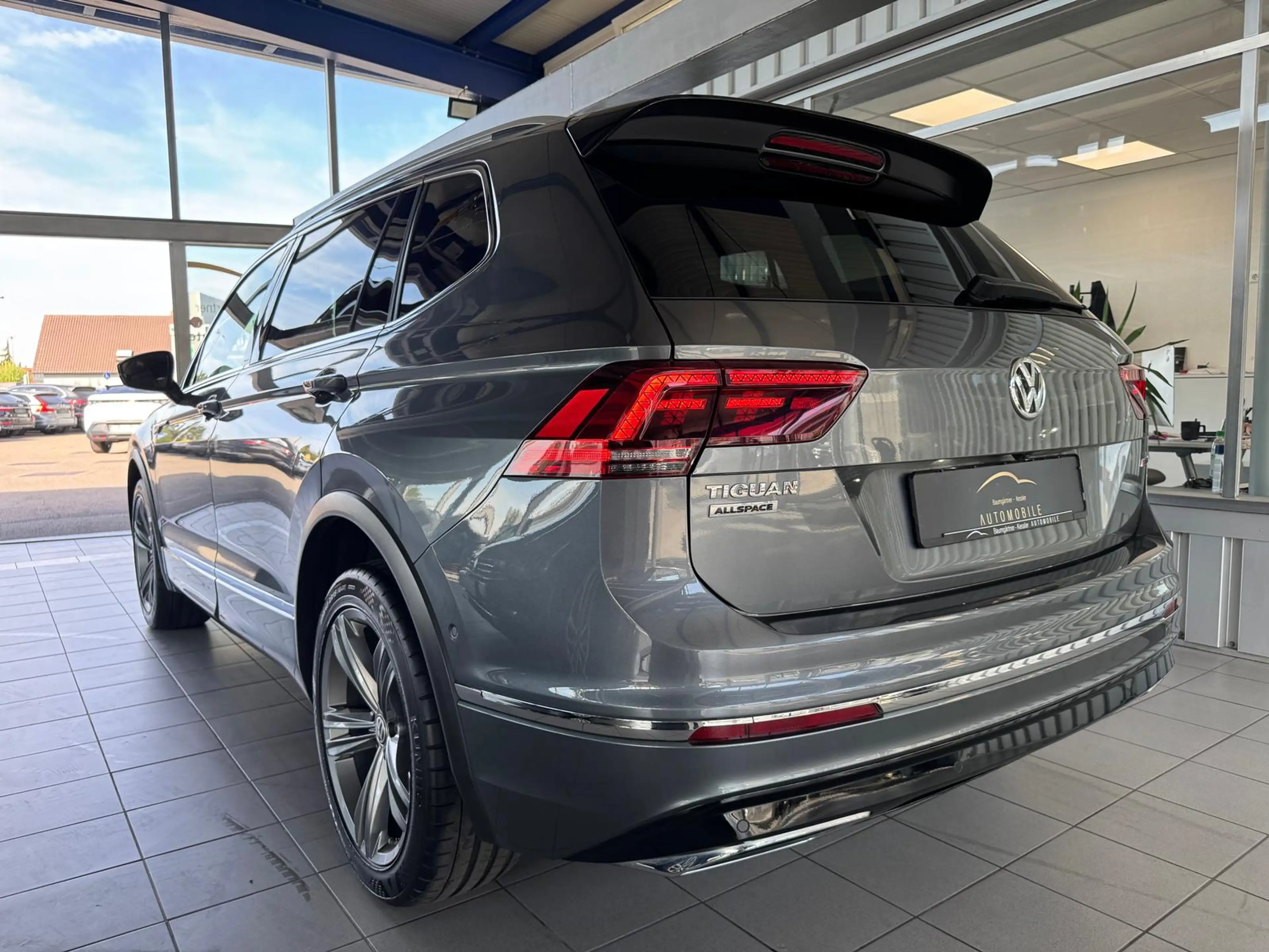 Volkswagen Tiguan Allspace 4Motion 3xR-Line 2.0TDI 7SITZER — photo 7