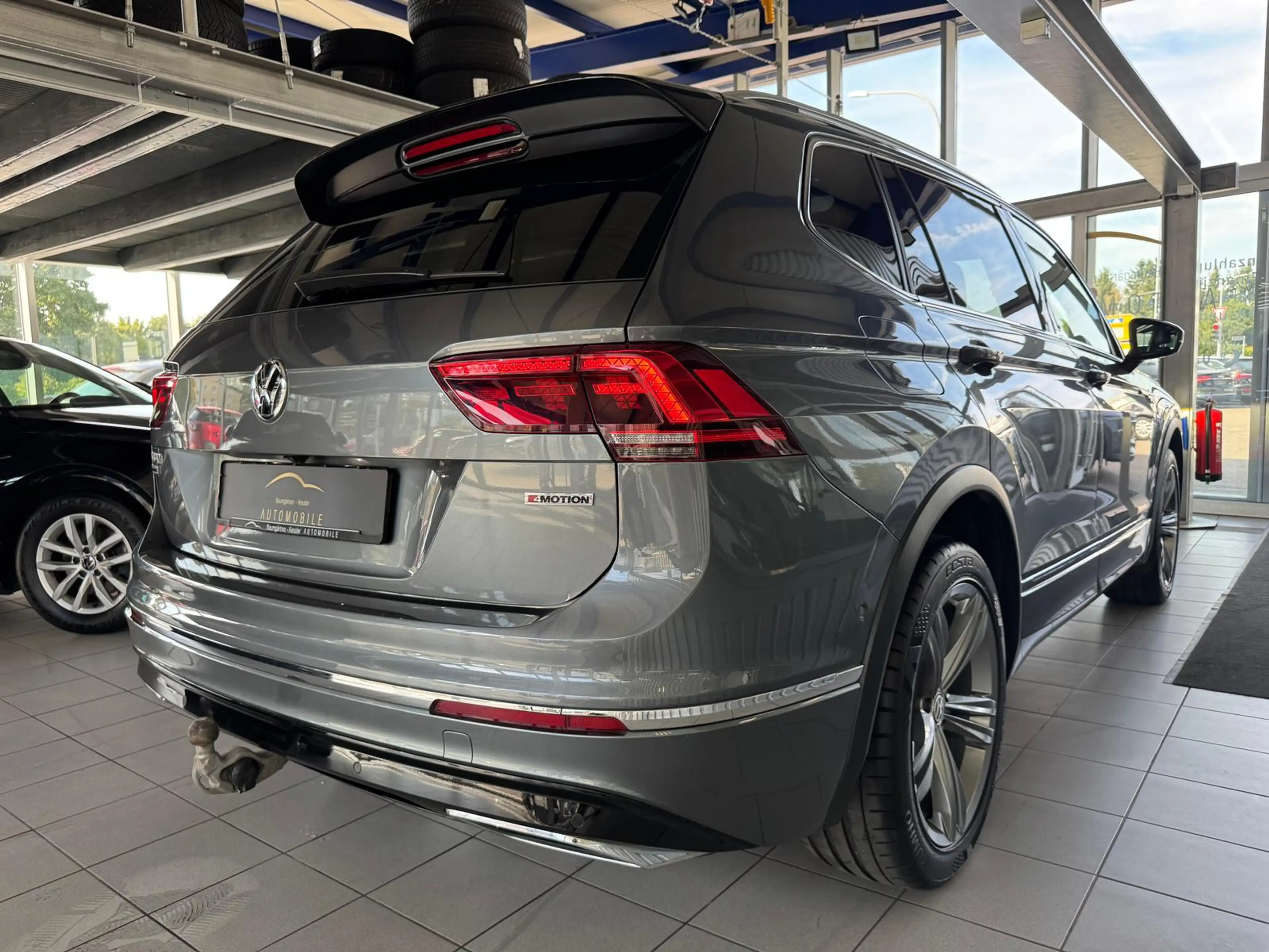 Volkswagen Tiguan Allspace 4Motion 3xR-Line 2.0TDI 7SITZER — photo 10