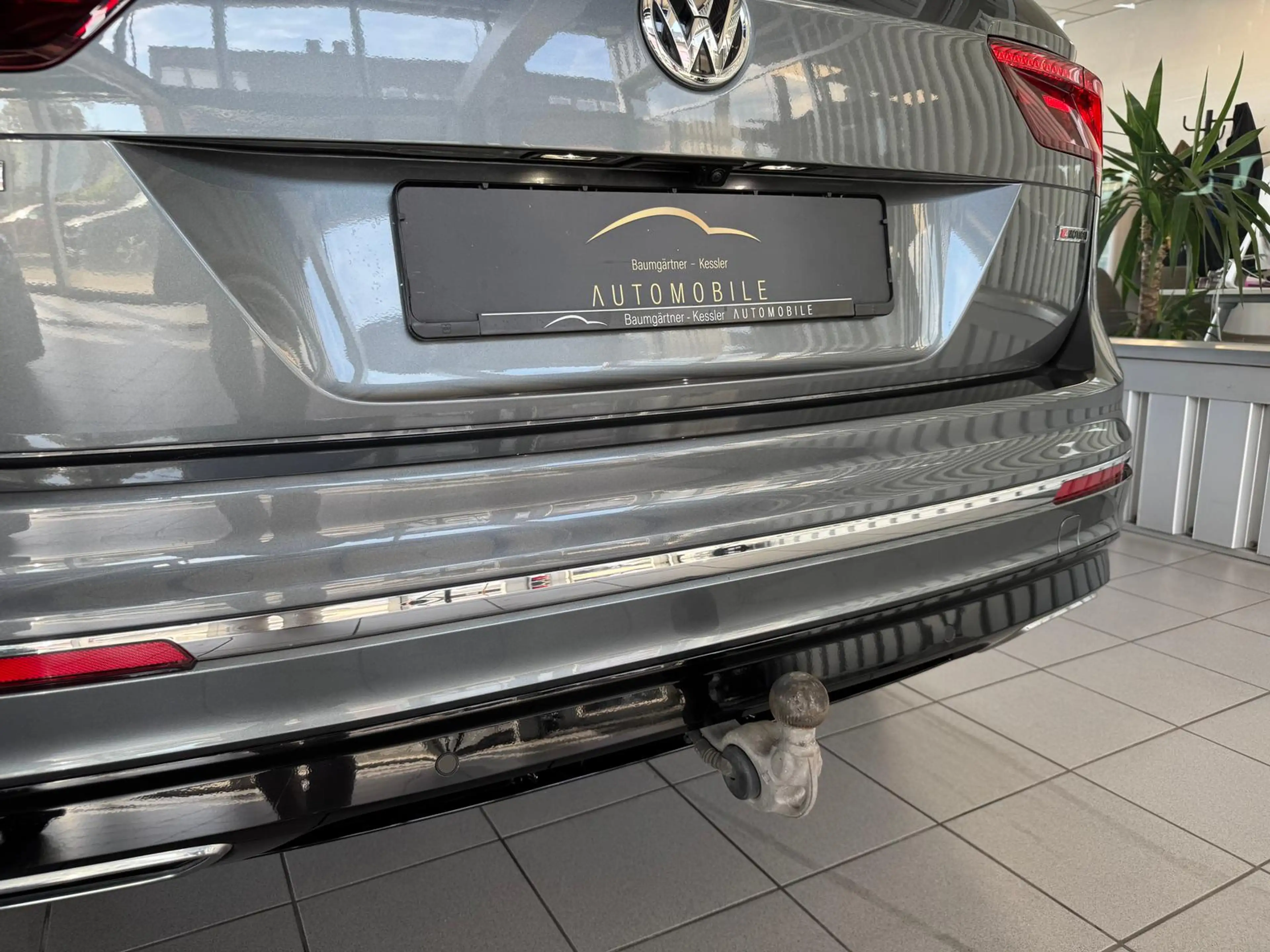 Volkswagen Tiguan Allspace 4Motion 3xR-Line 2.0TDI 7SITZER — photo 9