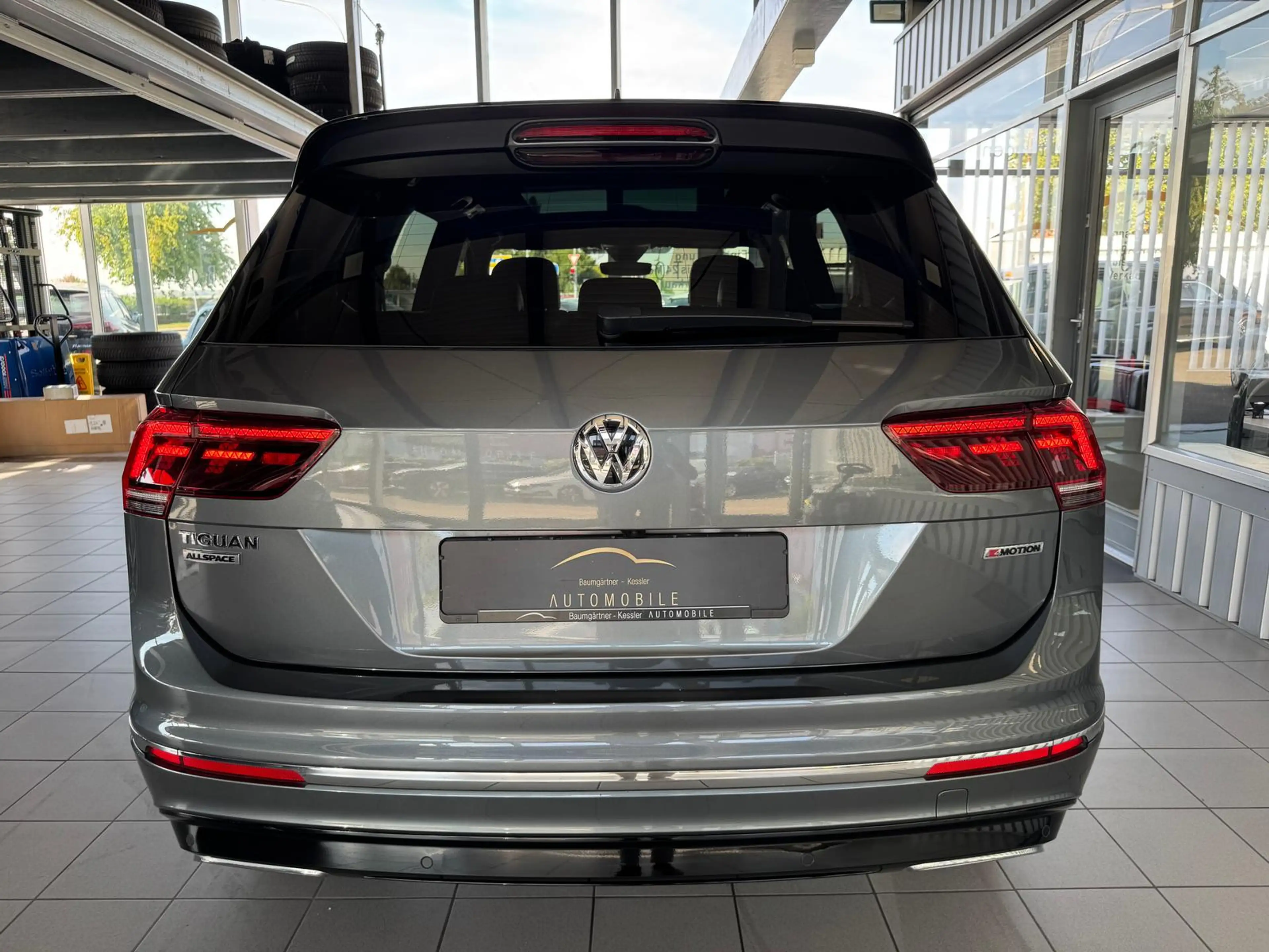Volkswagen Tiguan Allspace 4Motion 3xR-Line 2.0TDI 7SITZER — photo 8