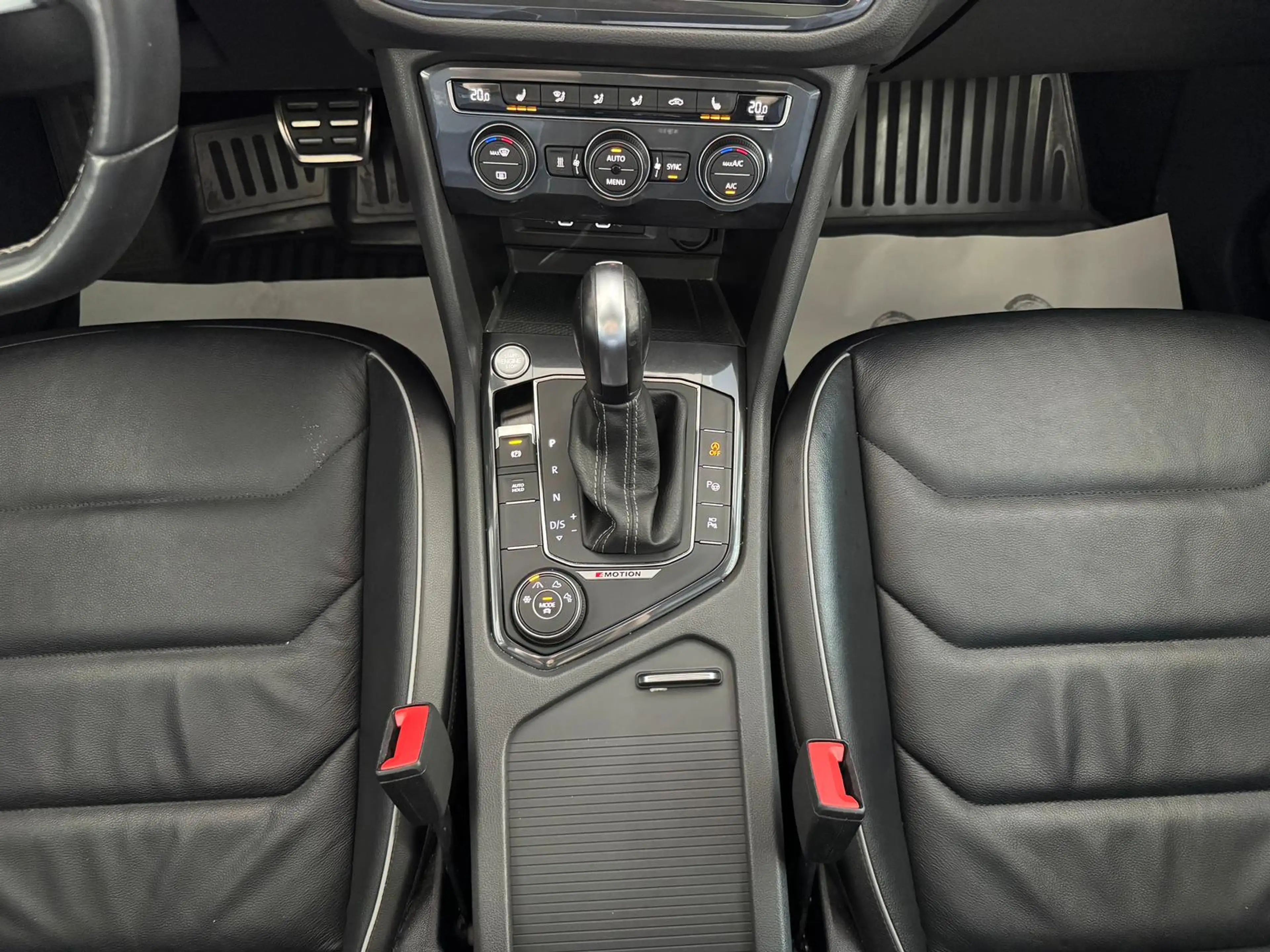 Volkswagen Tiguan Allspace 4Motion 3xR-Line 2.0TDI 7SITZER — photo 23