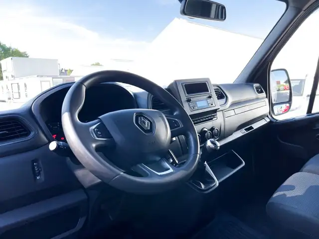 Renault Master view 9