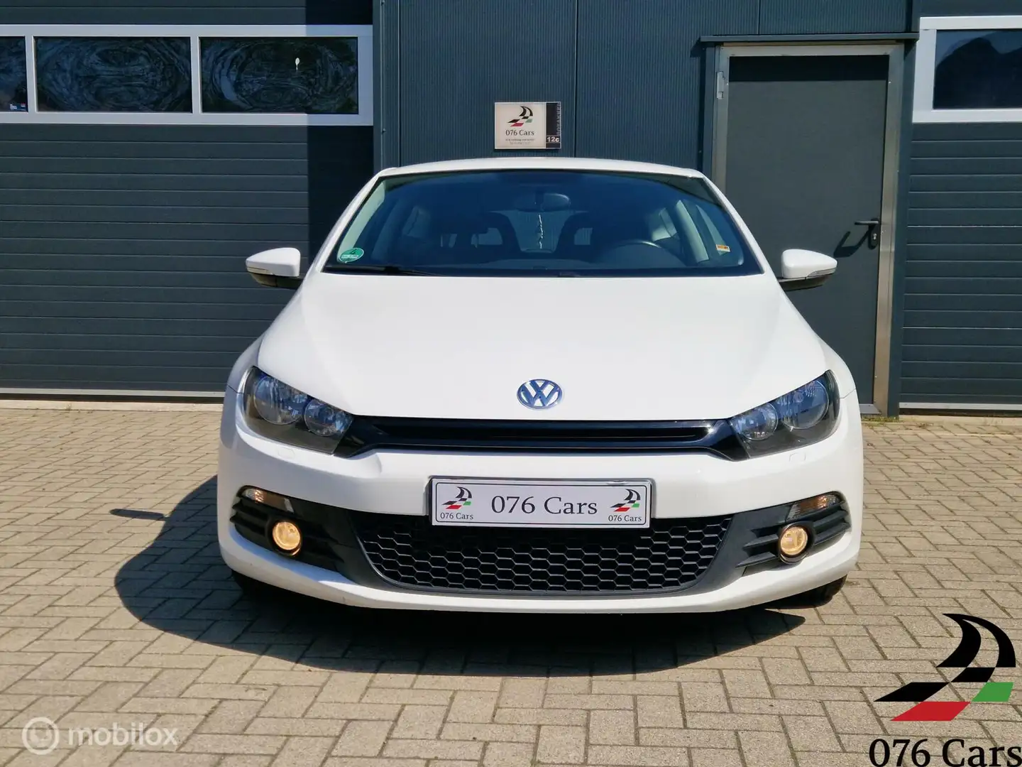 Volkswagen Scirocco 1.4 TSI / 17'' LM / 109.000 KM / NW APK / Wit - 2