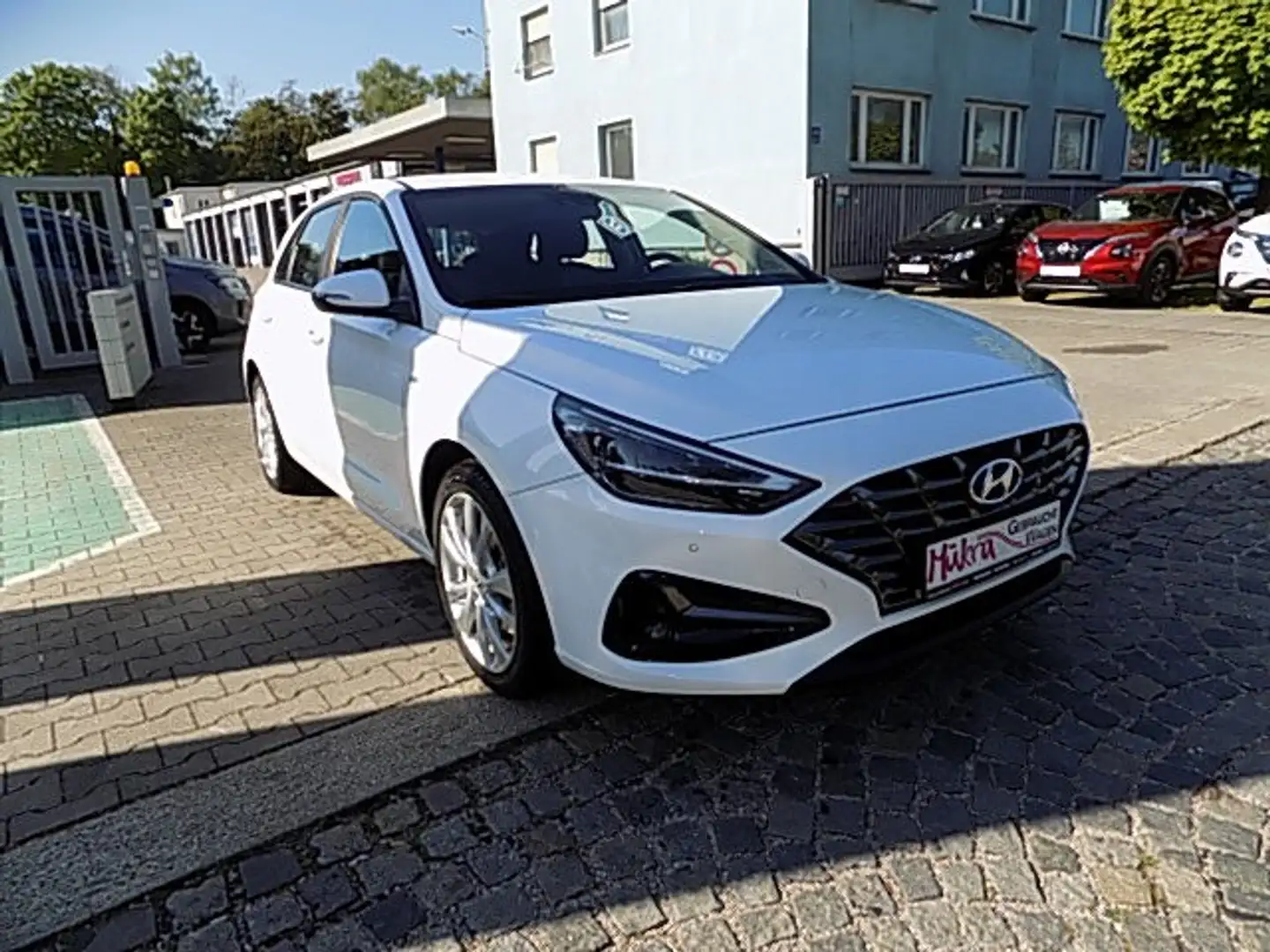 Hyundai i30 5-Türer 1.5 Turbo MHD 160PS (48V) TREND LED Navi Blanc - 2