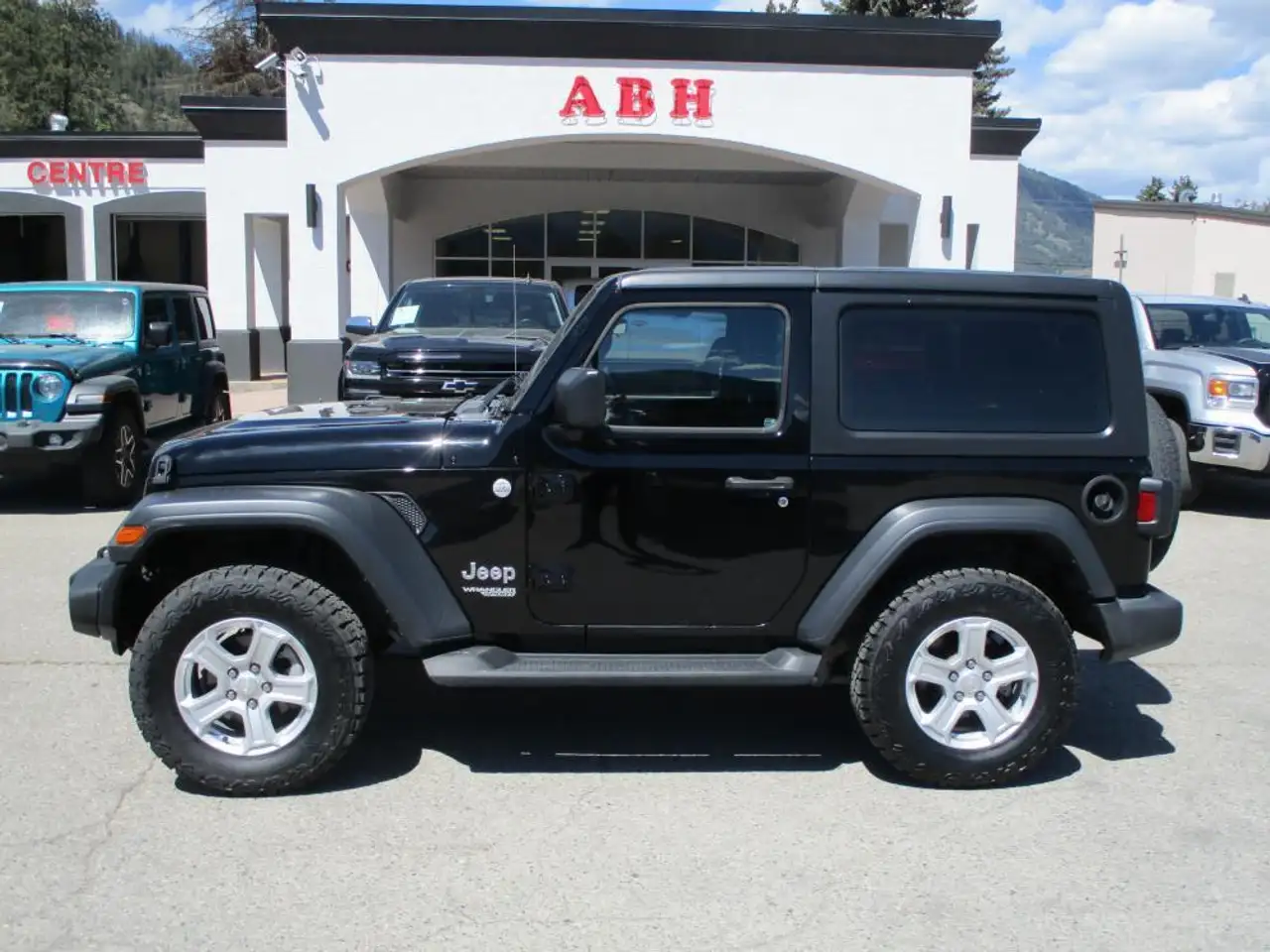 Jeep Wrangler снимка Jeep Wrangler