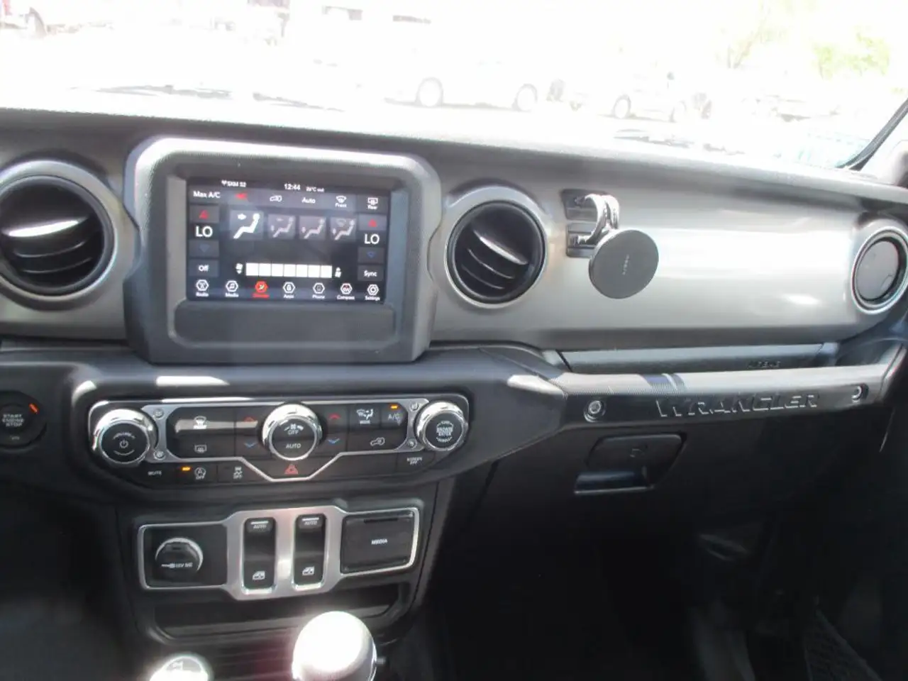 Jeep Wrangler снимка Jeep Wrangler