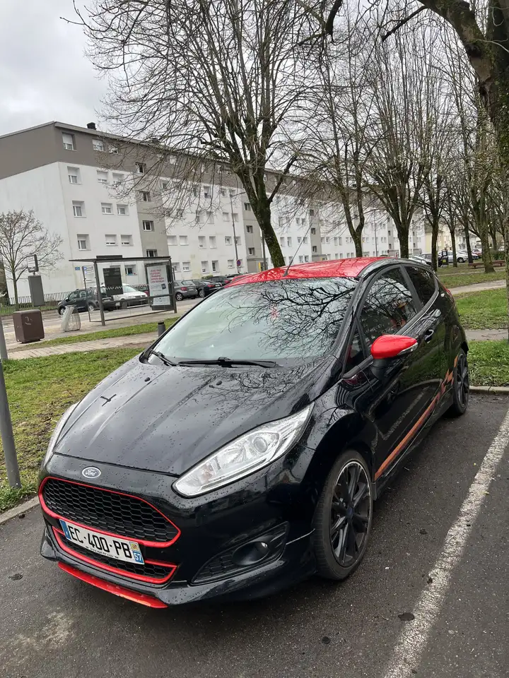 Ford Fiesta 3 portes — photo 4