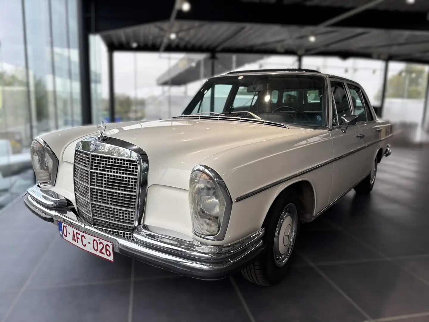Mercedes-Benz 280 SE Blanco - 1