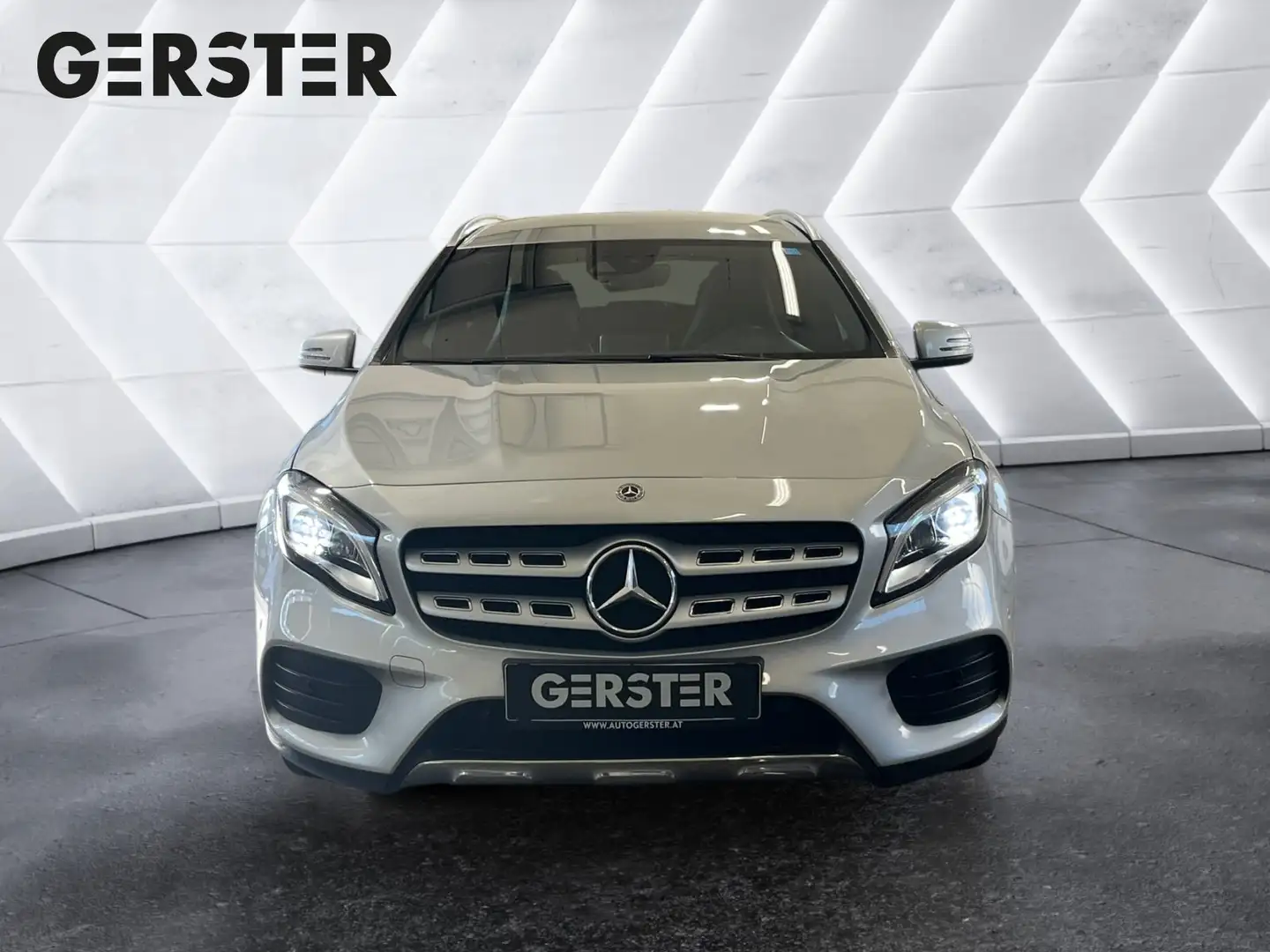 Mercedes-Benz GLA 200 CDI 4Matic AMG Line LED Navi SHZ KlimaA Grau - 2