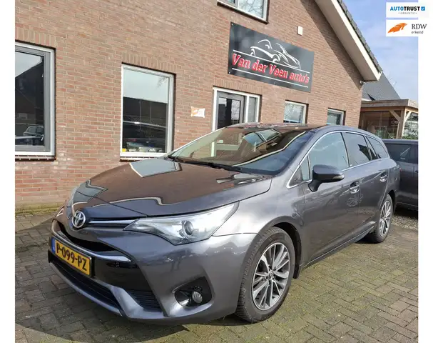 Toyota Avensis Touring Sports 1.8 VVT-i Dynamic. Zeer netjes! O.a