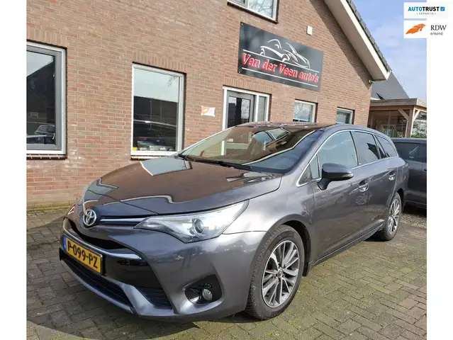 Toyota Avensis Touring Sports 1.8 VVT-i Dynamic. Zeer netjes! O.a